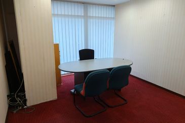 Leisure Commerce Square