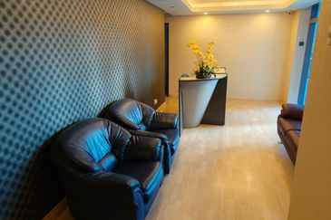 Leisure Commerce Square