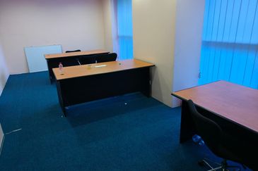 Leisure Commerce Square