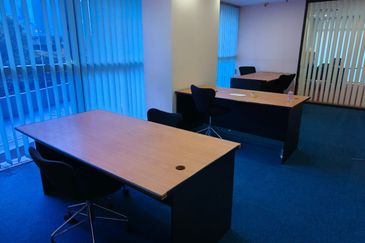 Leisure Commerce Square