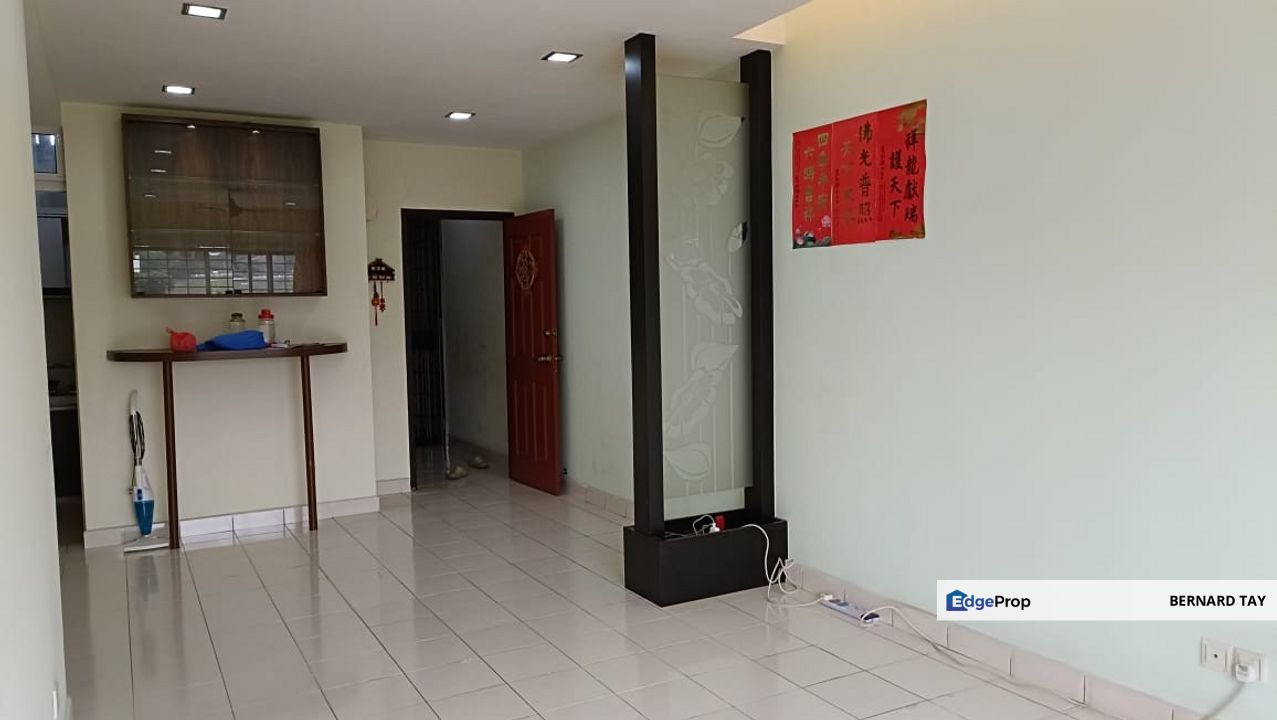 Freehold Renovated 3 Rooms Condo LRT Casa Puteri Bandar Puteri Puchong For Sale, Selangor, Bandar Puteri Puchong