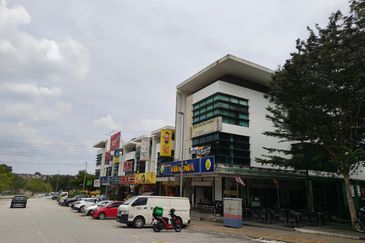 E-Boulevard, Denai Alam