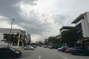 E-Boulevard, Denai Alam