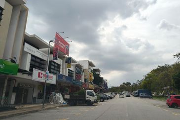 E-Boulevard, Denai Alam