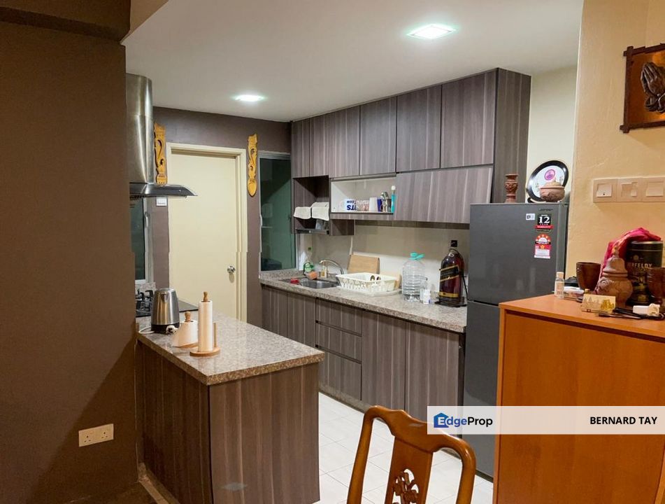 Renovated Fully Furnished 3 Rooms The Heron Residency Puchong For Sale, Selangor, Puchong