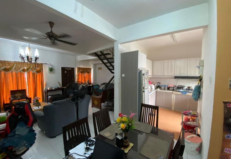 Taman Saujana Puchong