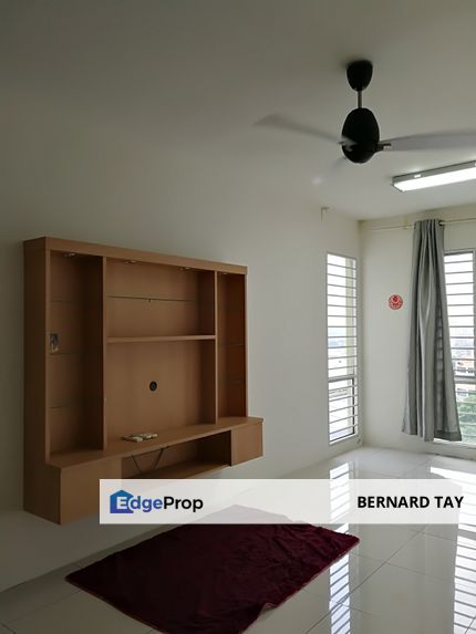 Freehold Partially Furnished 3 Rooms Condo Sentral Residences Kajang For Sale, Selangor, Kajang