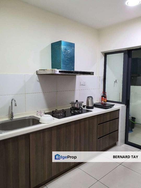 Freehold Fully Furnished 3 Rooms Condo LRT Maisson Residence Ara Damansara For Sale, Selangor, Ara Damansara