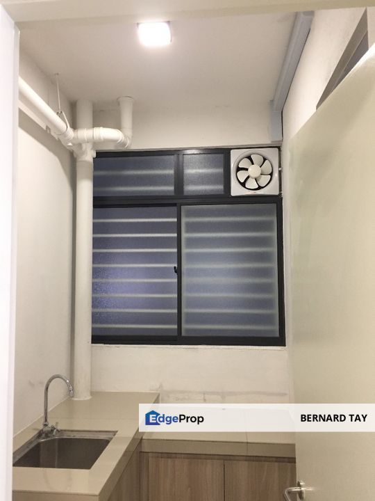 Partially Furnished 3 Rooms Condo MRT Sfera Residency Seri Kembangan For Sale, Selangor, Seri Kembangan