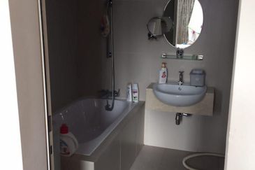 231 TR Serviced Suite