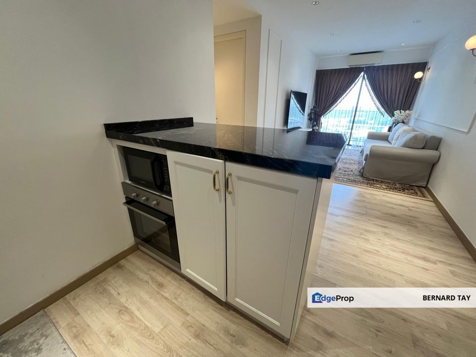 Fully Furnished 3 Rooms Condo MRT Emporis Kota Damansara For Sale, Selangor, Kota Damansara