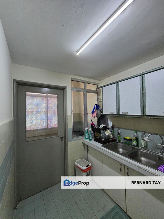 Freehold Partially Furnished 3 Rooms LRT Bukit OUG Condominiums Bukit Jalil For Sale, Kuala Lumpur, Bukit Jalil