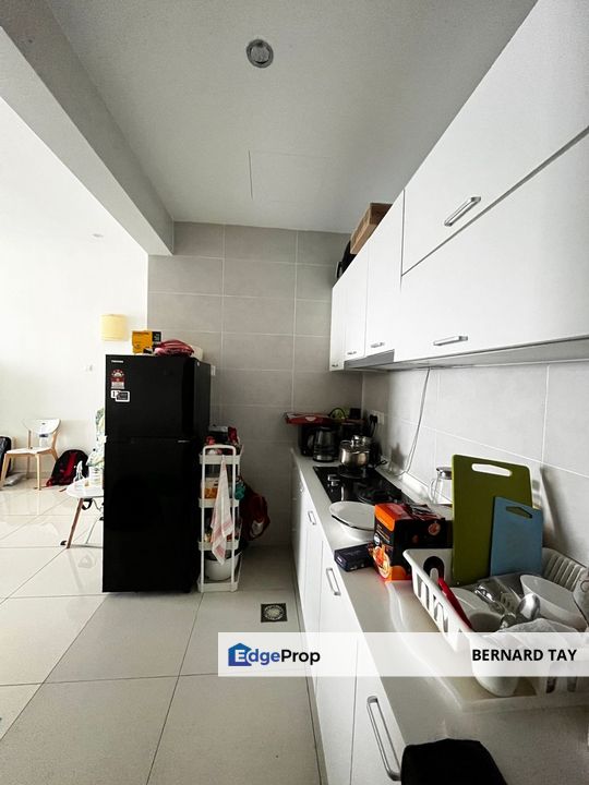 Freehold Renovated Fully Furnished 3 Rooms Condo MRT LRT City of Green Seri Kembangan Bukit Jalil For Sale, Selangor, Seri Kembangan