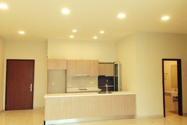 Royal Regent Sri Putramas III