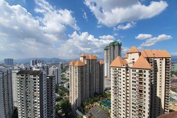 Royal Regent Sri Putramas III