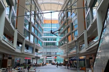 Pusat Komersil Southgate