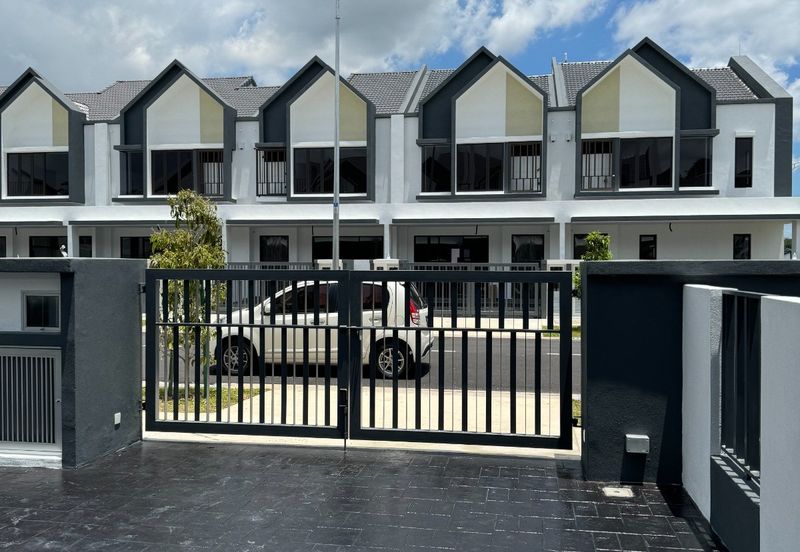 Freehold Double Storey Terrace House Serenia Anira Serenia City Dengkil Sepang For Sale