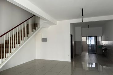 Freehold Double Storey Terrace House Serenia Anira Serenia City Dengkil Sepang For Sale