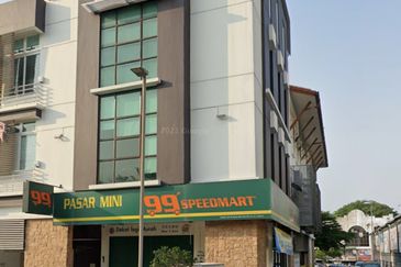Setiawangsa 3.5sty shop corner 