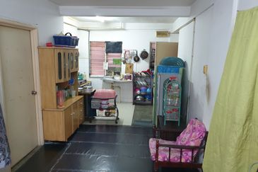 Taman Putra Budiman Flat