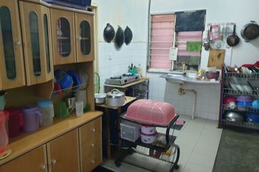 Taman Putra Budiman Flat