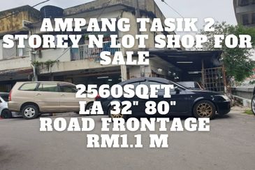 Ampang tasik permai 2 storey end lot, extra land and front of road, good for own use 