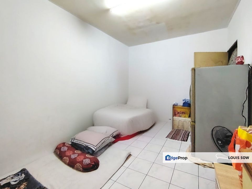 Pangsapuri baiduri flat for sale / market value rm160k, selling price 98k on 1st floor, Selangor, Beranang