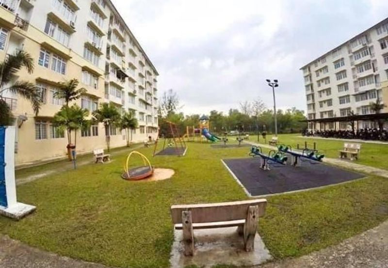 Apartment Taman Topaz