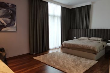 Jalan Straits View 1