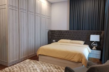 Jalan Straits View 1