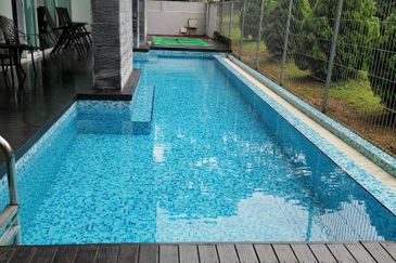 Jalan Straits View 1