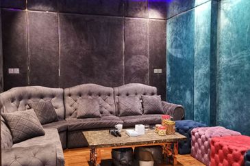 Jalan Straits View 1