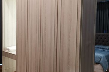 Jalan Straits View 1