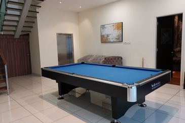 Jalan Straits View 1