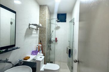 D'Summit Residences @ Kempas Utama