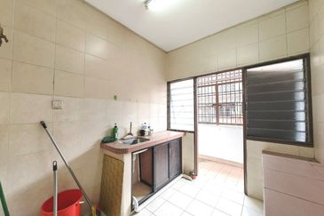 Taman Tampoi Indah II, Villa Ros