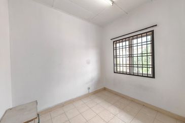 Taman Tampoi Indah II, Villa Ros