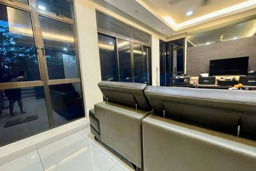 Golf View Luxury Fully Renovated & Furnished 2.5 Storey Semi D @ Horizon Hills For Sale 