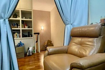 Golf View Luxury Fully Renovated & Furnished 2.5 Storey Semi D @ Horizon Hills For Sale 