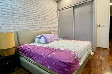 Golf View Luxury Fully Renovated & Furnished 2.5 Storey Semi D @ Horizon Hills For Sale 