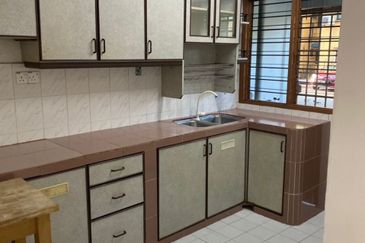 Lily & Jasmine Apartment