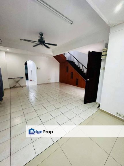 Freehold Partially Renovated Double Storey Endlot House @ Taman Nusa Perintis 2 For Sale , Johor, Gelang Patah