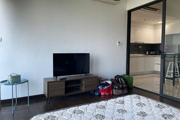 Almas Suites @ Puteri Harbour