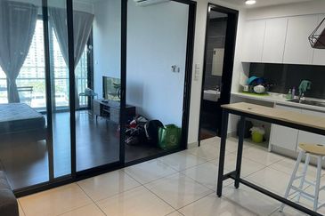 Almas Suites @ Puteri Harbour