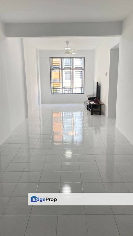Freehold 3 Room Apartment @ Jalan Pulai Mutiara For Sale , Johor, 
