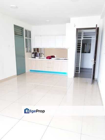 Freehold Partially Furnished With 2 Rooms Service Apartment @ One Sentral For Sale , Johor, Nusajaya