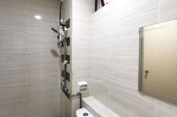 D'Summit Residences @ Kempas Utama