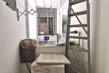 D'Summit Residences @ Kempas Utama