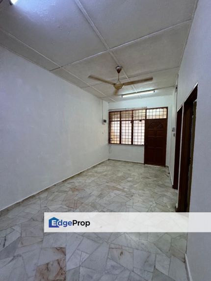 Freehold With 3 Rooms Single Storey House @ Taman Universiti For Sale , Johor, Skudai