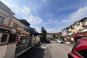 Taman D Utama Perling